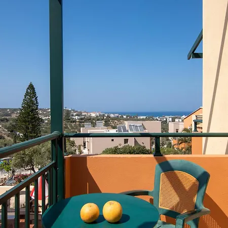 Golden Valentin Aparthotel 3*