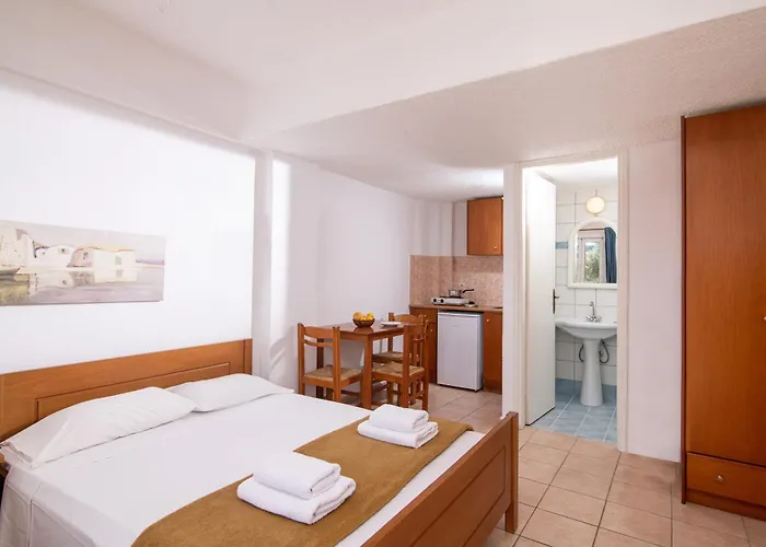 Golden Valentin Aparthotel 3*